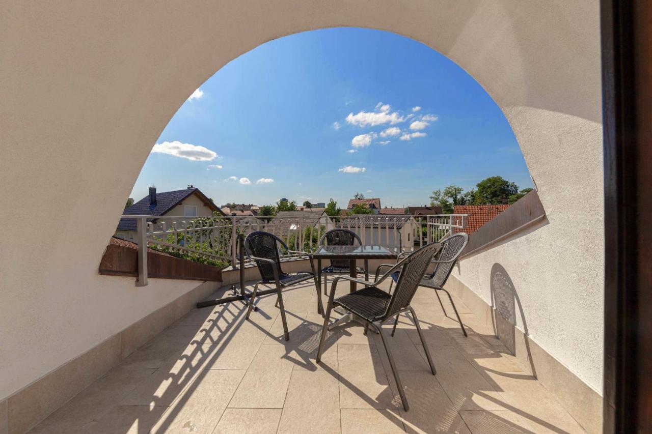 Vila Art Ljubljana Bagian luar foto